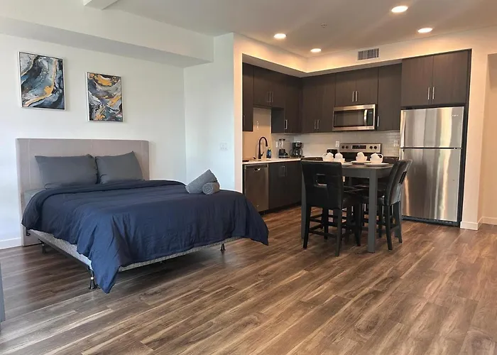 Awesome Loft At Hollywood Free Parking