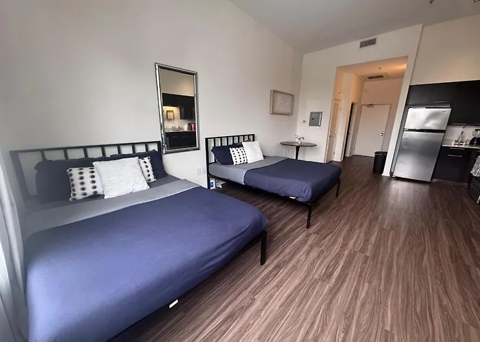 Awesome Loft At Hollywood Free Parking